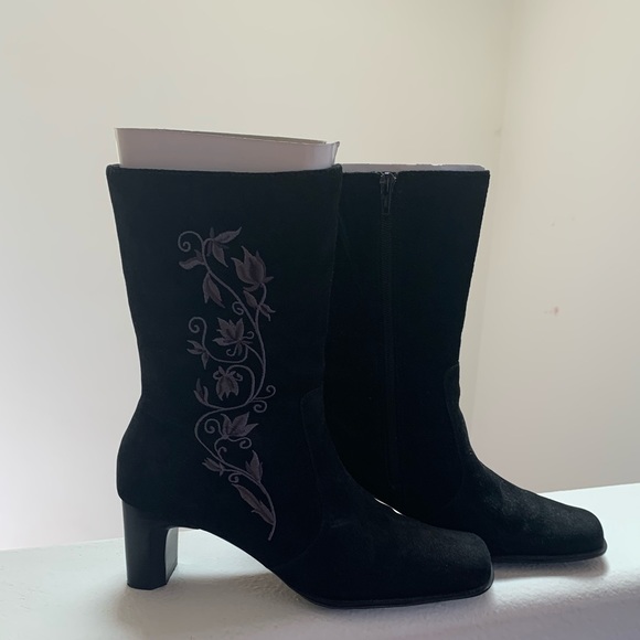 Black heel calf length boots - Picture 1 of 2